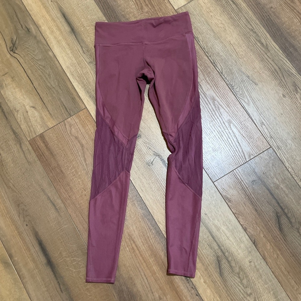 Alo Yoga Womens Mesh Paneled High Waist Leggings Mauve‎ Plum Purple Solid